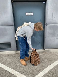 Boys Ugg Boots Outfit, Ugh Mini Boots Outfit, Ugg Mini Boots, Ugh Boots, Boots Outfit Men