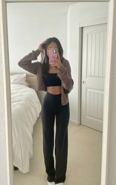 Leggings Outfit Comfy, Outfits For Leggings, Leggings Casual Outfit, Black Leggings Outfit Ideas, Black Leggings Casual, Comfy School Outfits, Leggings Outfit Ideas, Class Outfits, Black Leggings Outfit