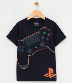 Camiseta Infantil Estampa Playstation - Tam 5 a 14 anos - Renner Cute Cheap Dresses, Boys Shirts Pattern, Kids Dress Boys, Armani Sweatshirt, Boys Prints, Gamer T Shirt, Shirt Print Design, Gaming Shirt, Boy Tees