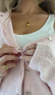 Girly Core Aesthetic, Girly Fall Aesthetic, Knit Sweater Coat, Pink Gel, Blair Waldorf, Stockholm Fashion, Pink Cardigan, Sweater Coat