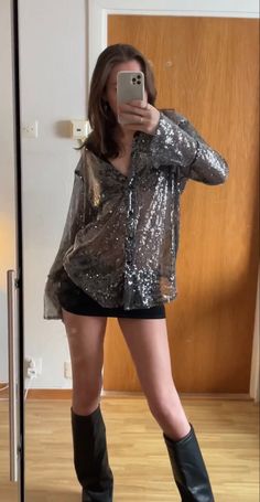 Shirt Night Out Outfit, Party Outfit For Winter, Nye Fits, New Year Party Outfit, Silly Outfits, Outfit Idea Aesthetic, Nye 2024, Leaving Party, 18th Birthday Outfit