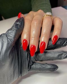 Red Nails Ideas For Wedding, Chic Red Nails, Red Nails Round Shape, True Red Nails, Red Nails Bright, Red Nails Oval Shape, Red Hot Nails, Red Round Acrylic Nails, Perfect Red Nails