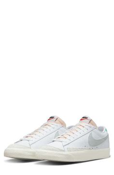 Nike Blazer Low 77, Nike Blazer Low, Blazer Low, Shoe Inspo, Mens Nike Shoes, Grey Light, Nike Blazer, Vintage Vibes, Vintage Shoes