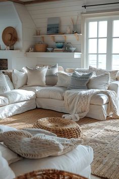 Surf Living Room, Boho Coastal Living Rooms, Small Coastal Living Room, House Staging, Beachy Home, Dream House Living Room