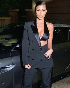 Kourtney Kardashian 2018, Bond James Bond, Female Boss, Estilo Kardashian, Kourtney Kardashian Style, Boss Suits, Half Jacket, Casino Outfit, Pantsuits For Women