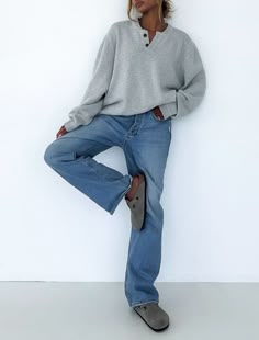 An instant classic. Featuring a boxy fit and made with a lightweight cotton blend, this sweater will effortlessly take you from season to season. Classic Cool Outfits, Effortless Sporty Style, Easter Comfy Outfit, Granola Chic Style, Women’s Casual Style, Outfits With Basic Clothes, Winter Outfits Athleisure, Oversized Henley Outfit, Fall Clothes 2024