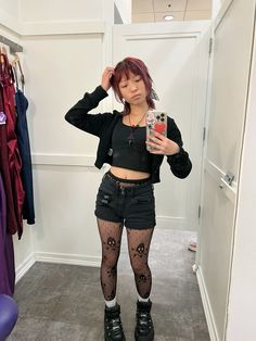 emo grunge fit shorts tights alternative fit outift Stockings Under Shorts, Tights With Jean Shorts, Grunge Outfit Shorts, Alternative Shorts Outfits, Shorts With Tights Outfit Summer, Emo Concert Outfit Ideas, Outfits With Shorts And Tights, Shorts Grunge Outfit