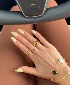 Butter Yellow Nails Nails Summer One Color, Kylie Jenner Nails Summer, Acrylic Nails Ideas One Color, Pastel Nails Colors, Nails Summer Inspo 2024, Nail Gel Color Ideas, Cute Summer Nails Yellow, Nails Spring Summer 2024, Cute Spring Nail Designs Simple