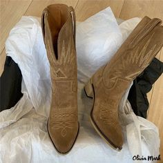 Olivia Mark - Vintage Western Embroidered Cowgirl Boots with Long Shaft, Chunky Heel, and Suede Finish Wedding Second Look, Stylish Winter Boots, Cowboy Ankle Boots, Short Leather Boots, Winter Fashion Boots, Western Boots Women, Point Shoes, Cow Boy, Pointed Toe Shoes