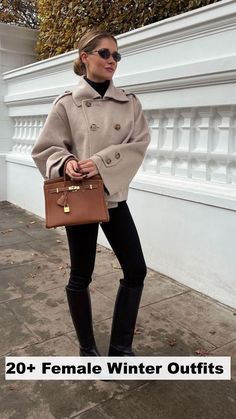 Timeless female old money winter fashion pics. Achieve effortless elegance with classic pieces that exude luxury and sophistication. What To Wear Fall, Chic Sunglasses, Aesthetic Outfit Ideas, Autumn Street Style, Professional Outfits