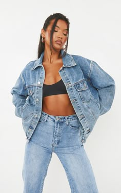 This PrettyLittleThing vintage wash oversized boyfriend denim jacket is at the top of our hitlist right now doll. Featuring a vintage wash denim material with an oversized, boyfriend fit and button fastenings, what more could you want Team this over a navy crop top and complete the look with denim jeans and kicks for a double denim look we're loving.   Length approx 68.5cm/27 (Based on a sample size UK 8)   Model wears size UK 8/ EU 36/ AUS 8/ US 4   Model Height - 5ft 6 Jean Oversize, Jean Rose, Double Denim Looks, Boyfriend Denim Jacket, Navy Crop Top, Fashion Decades, Jean Jacket Outfits, Oversized Jean Jacket