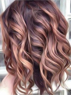 The Hottest Trendy Hair Colors For 2022 | Gold Hair Colors, Hair Color Rose Gold, Spring Hair Color, Coloring Images, Golden Circle, Trendy Hair Color, Balayage Brunette