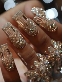 Nail Designs With Rhinestones Bling, Gold Diamond Nails, Glam Nails Rhinestones, Goddess Nails Designs, Gold Bling Nails, New Years Eve Nails Ideas, Acrylic Nail Designs Classy, Royals Nails, Nail Designs Bling