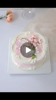 cake_crafts - Bake with expert on Instagram: ""Elegant Floral Cake Design for Mother’s Day Celebrations!"
.
.
.
.
.
#floralcake #cakedesign #cakeart #cakeoftheday #uk #mothercake #australia #america"