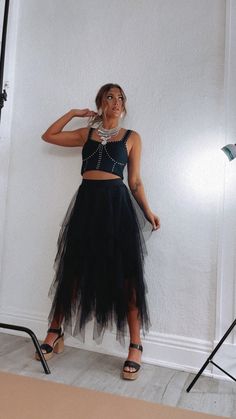 Edgy Concert Outfit, Western Fall Outfits, Outfit Ideas Edgy, Black Tulle Skirt, Trendy Mom Outfits, Girls Night Outfit, Mesh Maxi Skirt, Wife Style, Tulle Skirt Black