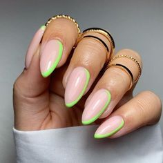 Nails Oval, Nails Green, Almond Nails Designs, Almond Acrylic Nails, Oval Nails, Dipped Nails