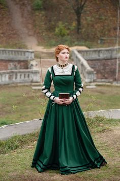 Fair Costume, German Dress, Velvet Accents, Medieval Dress, Medieval Clothing, Costumes For Sale, Medieval Fashion, Maxi Robes, Outfit Women