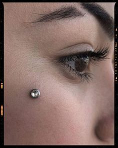 Microdermal Piercing - Piercing Idea Ampallang Piercing, Stella Luna, Ear Gauges Plugs, Juicy Couture Tracksuit, Cute Ear Piercings, Airbrush App, Body Piercings