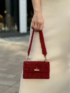 #сумкаручнойработы #сумканазаказ #фурнитура #сумка #бусины Pearl Bags, Face Yoga Facial Exercises, Crochet Shoulder Bags, Handmade Handbag, Crystal Bags, Facial Exercises, Pearl Bag, Beaded Handbag