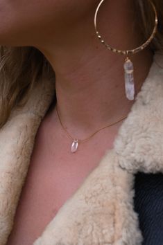 This gorgeous crystal necklace is your minimalistic dream. The Quartz is strung on snake chain that catches the light when you turn. And other times appears the crystal is just floating on your neck. The perfect everyday layering necklace.A snake symbolizes creative life force while Quartz amplifies any positive energy you put into it. A powerful duo to create what you want. Put your hand over your quartz and remember that you have the power to create what you want! Polished Quartz crystal 14k g Gold Filled Necklace, Quartz Crystal Necklace, Life Force, Choker Style, Mala Necklace, A Snake, Layering Necklace, Bridal Necklace, Creative Life