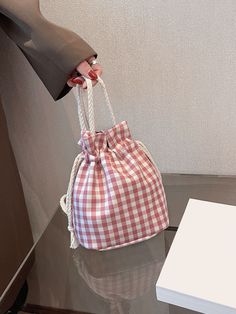 Cheap Everyday Gingham Bags, Cute Handmade Bucket Bag, Cheap Summer Gingham Bags, Cotton Gingham Bags For Everyday Use, Cheap Canvas Bucket Bag For On-the-go, Pouch Diy, Diy Bags Patterns, Tote Bags Sewing