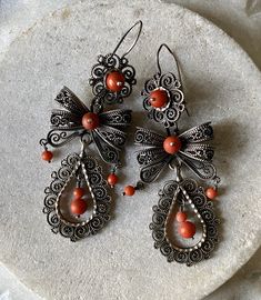 Stunning Huge Mexican Sterling Silver Filigree Red Coral Long Vintage Earrings Earrings measure 3.75 inches long Set weighs 39 grams Absolutlehy Stunning Check out or Art & Antiquities Gallery on our sister Etsy site Vinmana See link Below - We are adding beautiful Objects daily https://www.etsy.com/shop/vinmana Silver Payal, Vintage Jewelry Crafts, Beautiful Objects, Usa Jewelry, Sterling Silver Filigree, Handcrafted Necklace, Sterling Silver Flowers