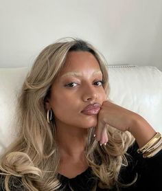 Hair For Dark Skin Tone, Hair For Dark Skin, Dark Skin Blonde Hair, Have Inspiration, Bleach Blonde, Short Blonde Hair, Hair Game, Dark Hair, Pretty Hairstyles