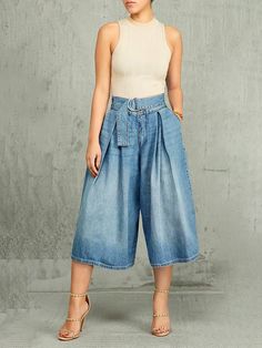 Plain Urban Denim Regular Fit Jeans Modern Blouse Designs, Long Denim Shorts, Capri Outfits, Regular Fit Jeans, Printed Tunic Tops, Stylish Pants, Type Of Pants, Beautiful Blouses, Spring Summer Outfits