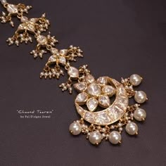 Chaand Taarein Moissanite Polki Tika Telugu Jewellery, Diamond Tikka, Jewellery Stones, Jewellery For Wedding, Big Earrings Gold, Tika Jewelry, Bridal Jewlery, Vintage Indian Jewelry, Tikka Jewelry