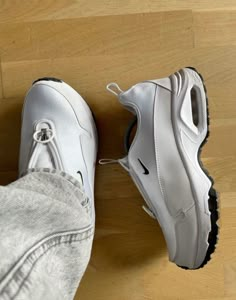 All Nike Shoes, Fashion Men Streetwear, Shoe Wishlist, Funky Shoes, Street Fashion Men, Mens Boots Fashion, Street Fashion Men Streetwear, Men Stylish Dress, Mens Outfit Inspiration