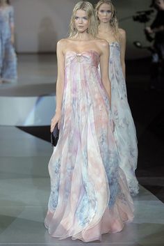 Dresses With Flowers, Glitzy Dress, Strapless Evening Gowns, Silk Chiffon Dress, Mode Inspo, Up Girl