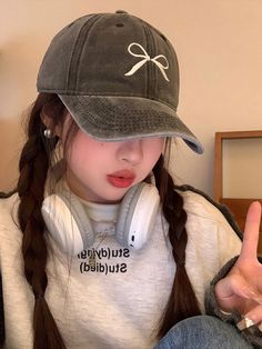 Grey Casual,Cute,Vintage Collar  Polyester   Embellished  Spring/Summer Women Accessories Women Baseball Cap, Women Baseball, Outdoor Fashion, Womens Baseball Cap, Caps For Women, Kids Beachwear, Punk Fashion, Primavera Estate