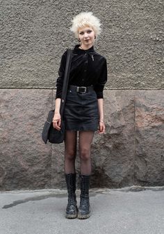 Alt Street Style, Goth Street Style, Trad Goth Outfit, Trad Goth, 70s Goth, 80s Goth Fashion, Post Punk Fashion, Trad Goth Fashion, Nu Goth