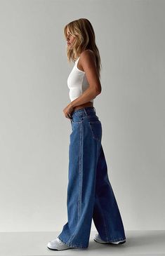 Ramos Low Rise Wide Leg Jeans Womens Baggy Jeans, Dark Denim Jeans Outfit, Low Rise Jeans Outfit, Low Rise Wide Leg Jeans, Denim Pants Outfit, Jean Wide Leg, Y2k Outfits Aesthetic, Flare Jeans Outfit, Baggy Jeans Outfit