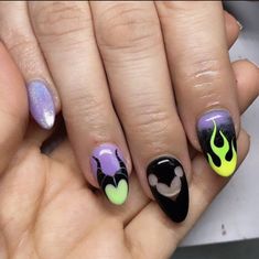 Witchie Nails, Unique Gel Nail Designs Creative, Goth Disney Nails, Villian Nails Designs, Theme Park Nails, Book Themed Nails, Disney Villain Nail Art, Dark Disney Nails