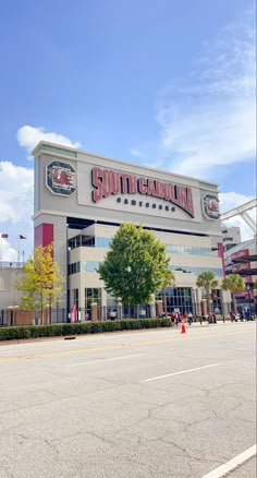 an empty parking lot in front of a building with the words south carolina on it