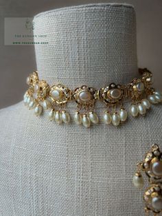 22ct Gold Jewellery, Jadau Choker, Pearl Gold Necklace, Pearl Long Necklace, Workplace Culture, Rare Features, Gold Jewels Design, Gold Pearl Jewelry