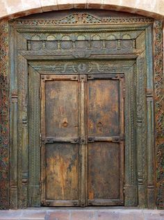 Retro Brass Gate With Carved Pattern Door Frame Photo Backdrop KAT-141 Royal Doors, Door Backdrop, Door Backdrops, Window Photography, Fabric Photography, Muslin Backdrops, Cool Doors, Wooden Door Hangers, Door Gate