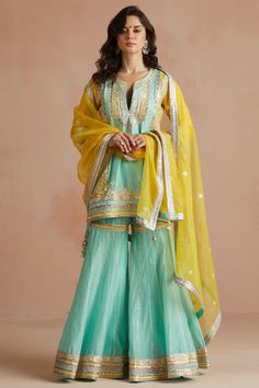 Elegant Skirt Outfits, Sureena Chowdhri, Organza Kurta, Pret Wear, Yellow Color Block, Yellow Color Combinations, Indian Dress Up, Sharara Designs, Haldi Outfits