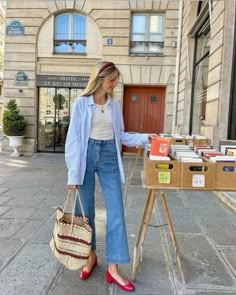 Trendy Weekend Outfits For Women, Scandy Girl Summer Outfits, Montreal Style Outfits, Switzerland Outfit Ideas Summer, Montreal Fashion Summer, Nancy Myers Style Outfits, Casual European Summer Outfits, Coastal Grandma Outfits Summer, Gen Z Office Wear