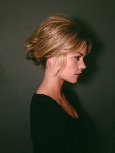 Cheveux attachés 2018 : 78 idées de coiffures chics ou décontractées - Elle Bardot Hair, Hair Updos Tutorials, 60s Hair, Chignon Hair, Brigitte Bardot, Wedding Hair And Makeup, Hair Dos, Down Hairstyles