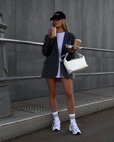 Woman’s Sneaker Outfits, Cool Fall Outfits Edgy, Sporty Chic Style Summer, Kolarki Outfit, Mini Skirt With Oversized Shirt, Europe May Outfits, Winter Wedding Shower Outfit, Casual Chic Outfit Ideas, Oversized Blazer Outfit Street Style