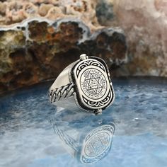 Solomon Seal Silver Ring, Secret Seal Ring, Talismat Ring, Double Sided Silver Ring, Two Sided Ring, Onyx Gemstone, Star of David Ring ✦ Details ✦ * Material: 925 Sterling Silver * Gemstone: Onyx * Weight: 14,00  grams * Sides oxidized * Stamp: 925 * Available sizes; 5 US to 16 US. Contact me if you need any other size! ✦ Shipping ✦ * Processing time: 1-3 business days. * This item ships from my Turkish workshop in Istanbul. * Add your phone number in address box for a smoother delivery. That ma Solomon Seal, David Ring, Solomons Seal, Seal Ring, Onyx Gemstone, Luxury Gift Box, Star Of David, Double Face, Statement Rings