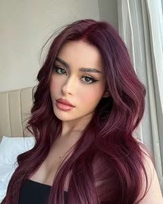 Beautiful Red Hair Color, Pelo Color Vino, Haircolor Ideas, Cherry Red Hair, Winter Hair Color Ideas, Wine Red Hair, Wine Hair, Red Hair Inspo, Bold Hair Color