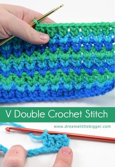 someone is crocheting the double crochet stitchs on their phone case