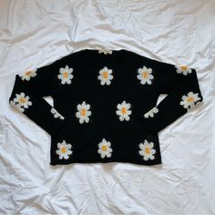 Never Worn, Perfect Condition! Xs But Fits S/M Print Sweater, Sunflower Print, Black Sweater, Printed Sweater, Black N Yellow, Sunflower, Sweaters For Women, Sweatshirts, Yellow