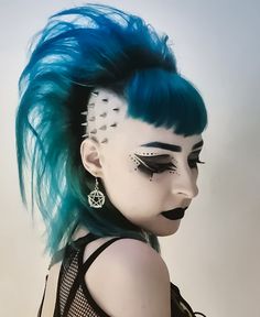 Cyberpunk 2077 Female Hairstyles to Inspire You in Real Life by Liz Breygel, January Girl blog Rebellious Hairstyles, Cyberpunk Haircut, Sci Fi Hair, Goth Moodboard, Cyberpunk Hairstyles, Cyberpunk Hair, Punk Haircut, Trendy We Fryzurach, Mohawk Haircut