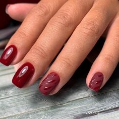 Discover 49 autumn manicure ideas that showcase the exquisite beauty of burgundy nails. From the deep, wine-inspired hue to the luxurious and mysterious vibe it exudes, burgundy is more than just a color—it's a statement of elegance and sophistication. Whether you're aiming for a look that's trendy, relaxed, or sophisticated, these burgundy nail designs will let you express your style with confidence and flair. Manicure Ideas