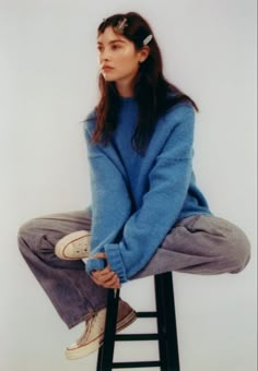 Blue Jeans And White Top, How To Have Style, Gracie Abrams, Blue Sweater, Mode Inspo, 가을 패션, Looks Style, Mode Inspiration, Looks Vintage