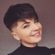 Pixie Hair Color, Side Cut Hairstyles, Obličejové Masky, Haircuts Ideas, Short Hair Undercut, Blonde Pixie Cuts, Short Pixie Haircuts, Hair Color And Cut, Undercut Hairstyles